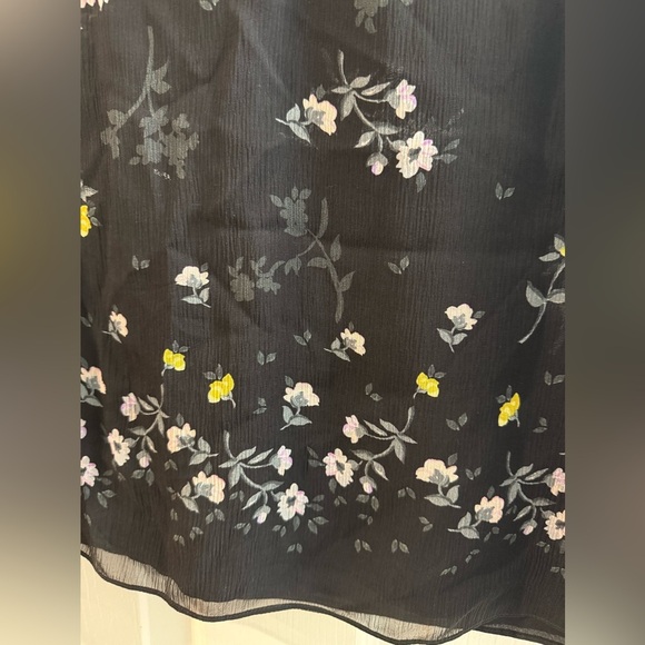 St. John Tops St. John Floral Print Blouse Size Medium Retail $795 - Picture 3 of 9